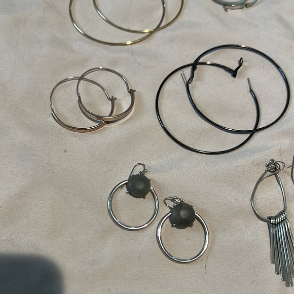 Earring bundle - Picture 5 of 5